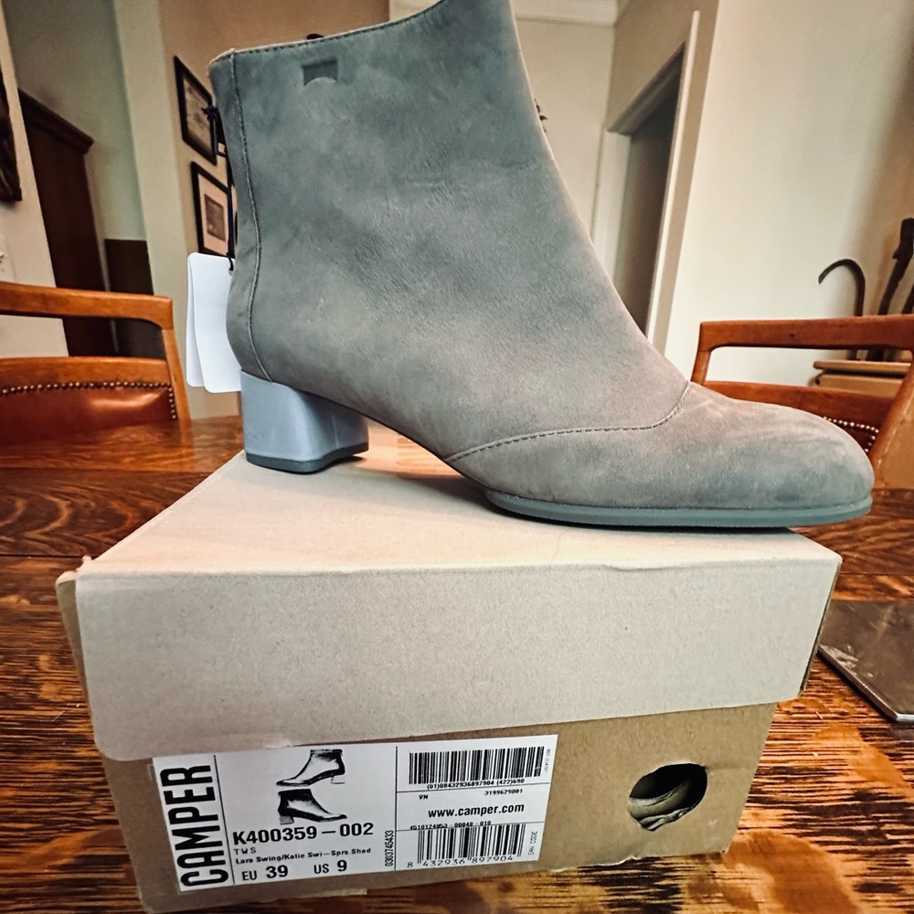 Camper Womens Dove Gray Nubuck Ankle boots.